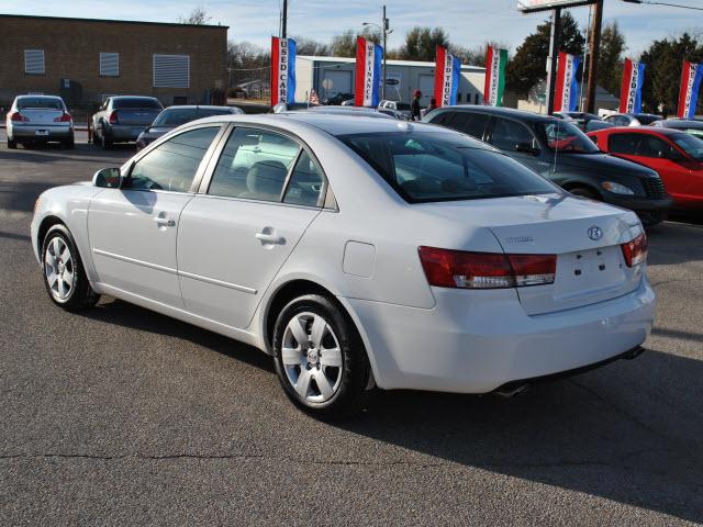 Hyundai Sonata 2008 photo 2