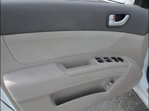 Hyundai Sonata 2008 photo 4