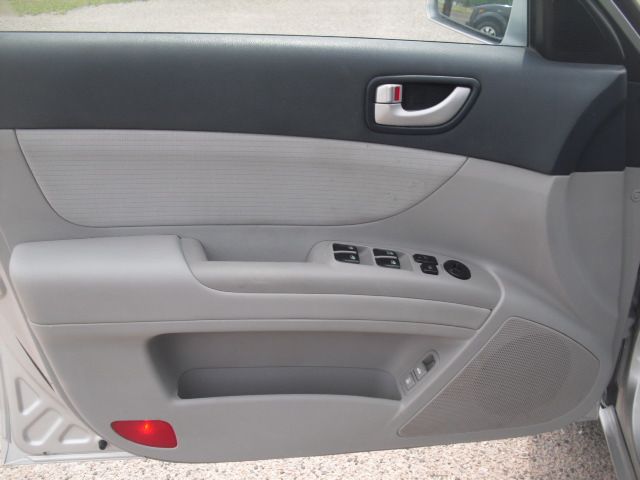 Hyundai Sonata 2008 photo 42