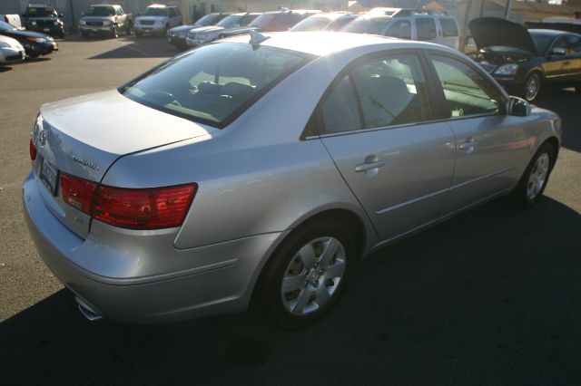 Hyundai Sonata 2009 photo 2