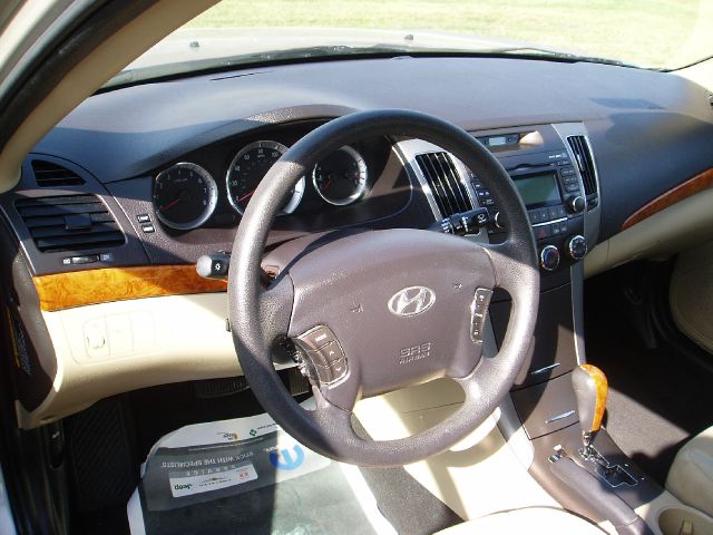 Hyundai Sonata 2009 photo 2