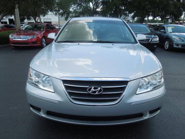 Hyundai Sonata 2009 photo 1