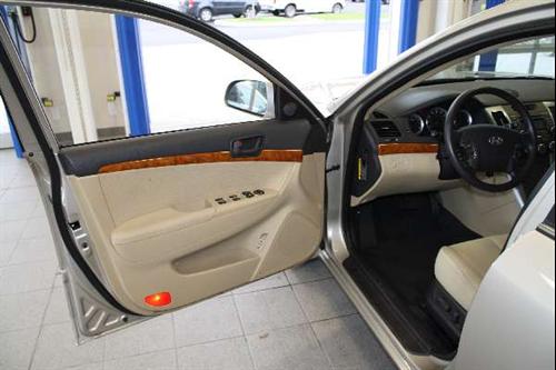 Hyundai Sonata 2009 photo 1