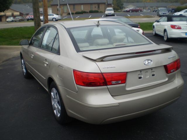 Hyundai Sonata 2009 photo 2