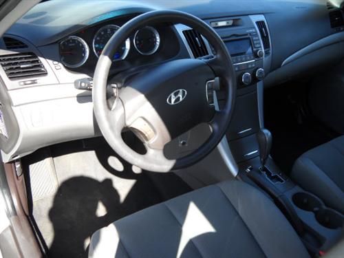 Hyundai Sonata 2010 photo 1