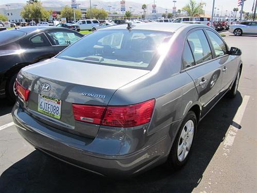 Hyundai Sonata 2010 photo 1