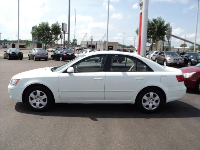 Hyundai Sonata FWD 4dr Sport Sedan