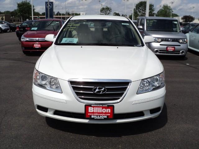 Hyundai Sonata 2010 photo 1