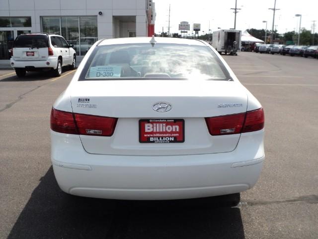 Hyundai Sonata 2010 photo 3