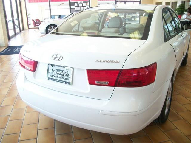 Hyundai Sonata 2010 photo 2