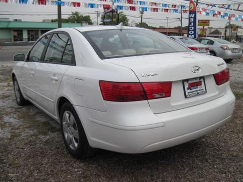 Hyundai Sonata 2010 photo 1