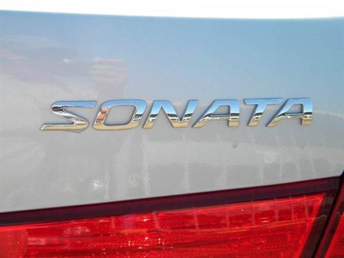 Hyundai Sonata 2010 photo 1