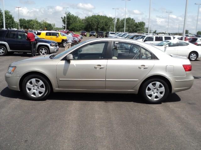 Hyundai Sonata FWD 4dr Sport Sedan