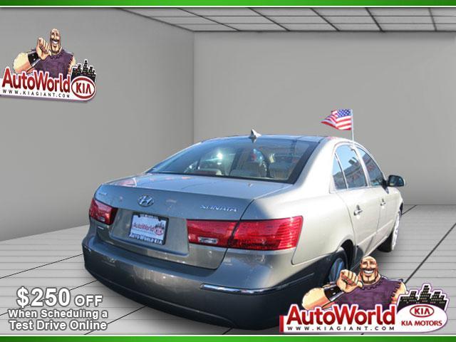 Hyundai Sonata 2010 photo 2