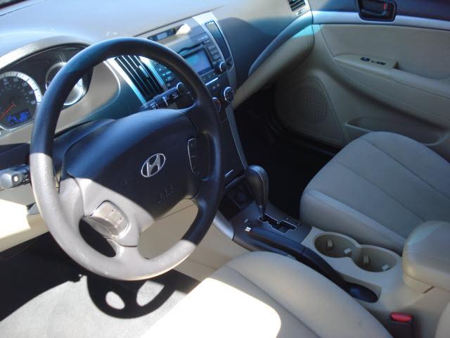 Hyundai Sonata 2010 photo 1