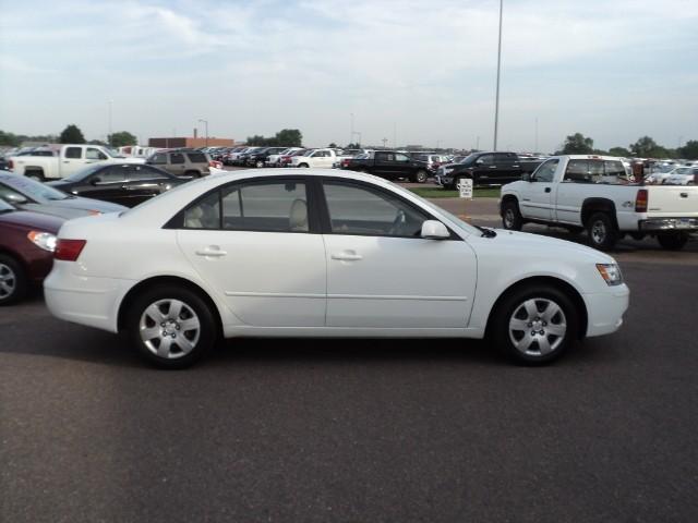 Hyundai Sonata FWD 4dr Sport Sedan