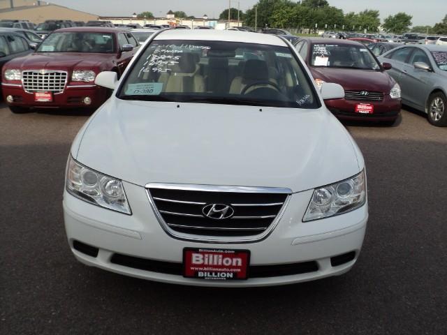 Hyundai Sonata 2010 photo 1