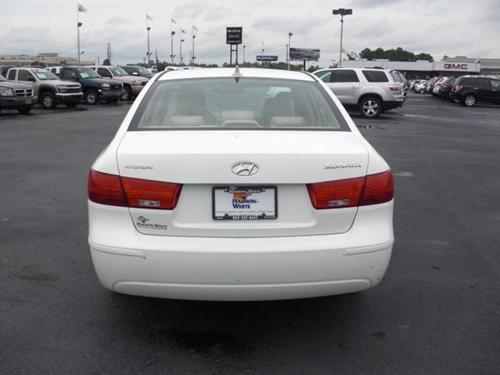 Hyundai Sonata 2010 photo 2