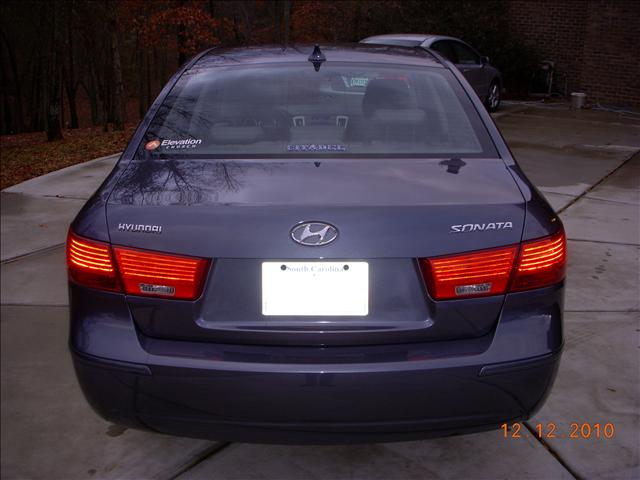 Hyundai Sonata 2010 photo 1