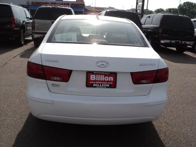 Hyundai Sonata 2010 photo 3