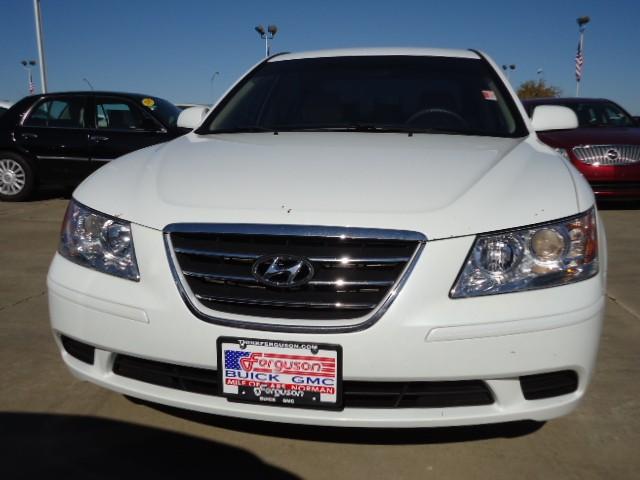 Hyundai Sonata 2010 photo 1