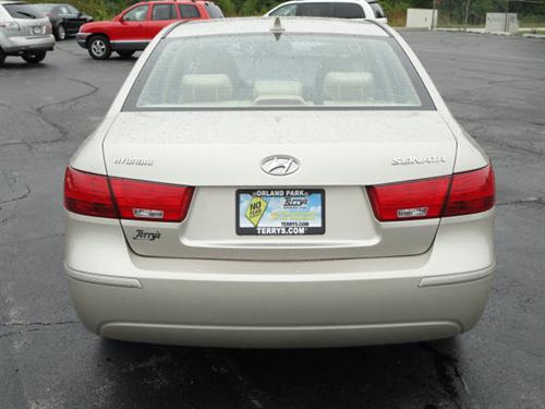 Hyundai Sonata 2010 photo 1