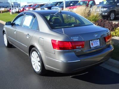 Hyundai Sonata 2010 photo 1