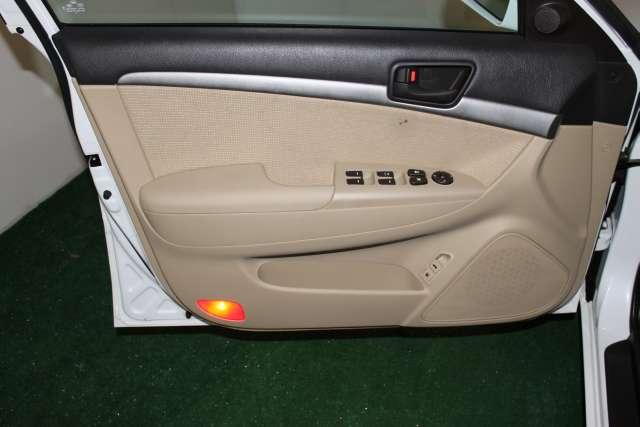 Hyundai Sonata 2010 photo 2