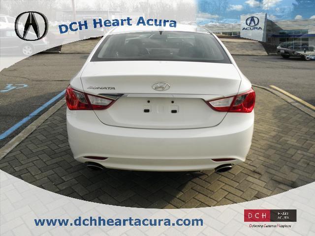 Hyundai Sonata 2011 photo 1