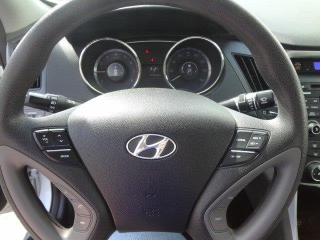 Hyundai Sonata 2011 photo 9