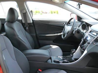 Hyundai Sonata 2011 photo 4