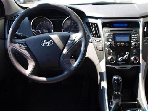 Hyundai Sonata 2011 photo 4