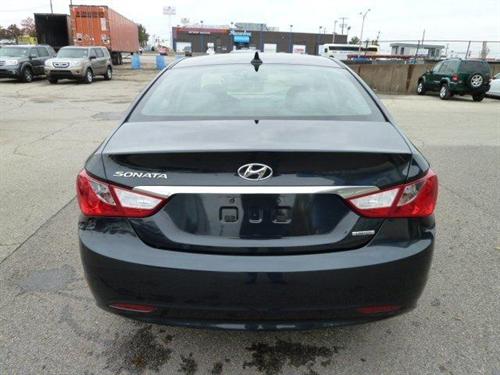 Hyundai Sonata 2011 photo 3