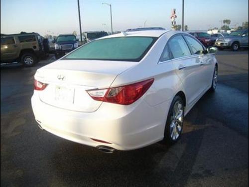 Hyundai Sonata 2011 photo 2