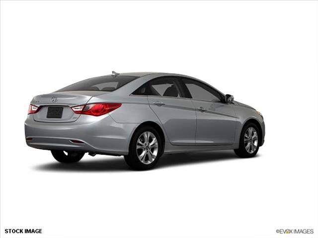 Hyundai Sonata 2011 photo 2