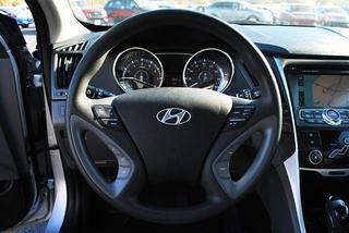 Hyundai Sonata 2011 photo 1