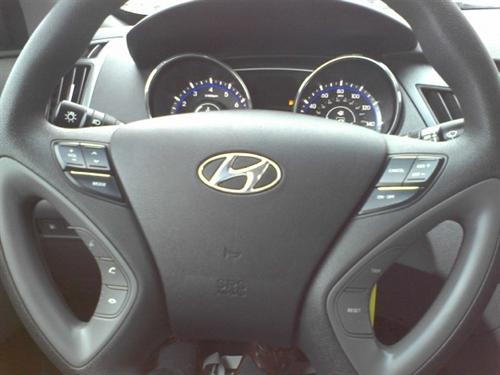 Hyundai Sonata 2011 photo 1