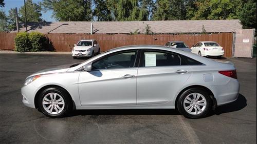 Hyundai Sonata 2011 photo 1