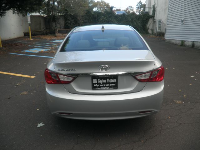 Hyundai Sonata 2011 photo 1