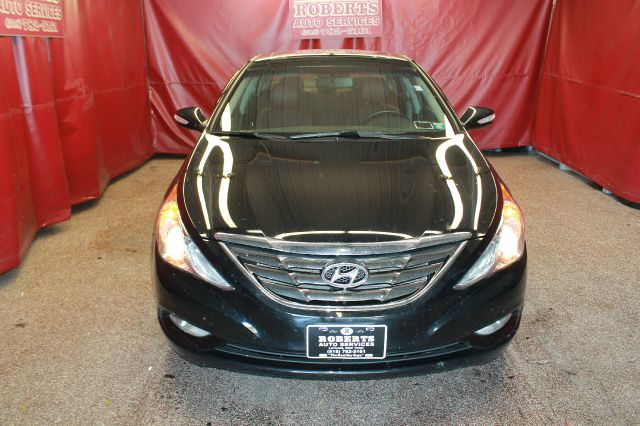 Hyundai Sonata Crew Cabz71 Sedan