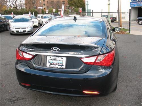 Hyundai Sonata 2011 photo 4