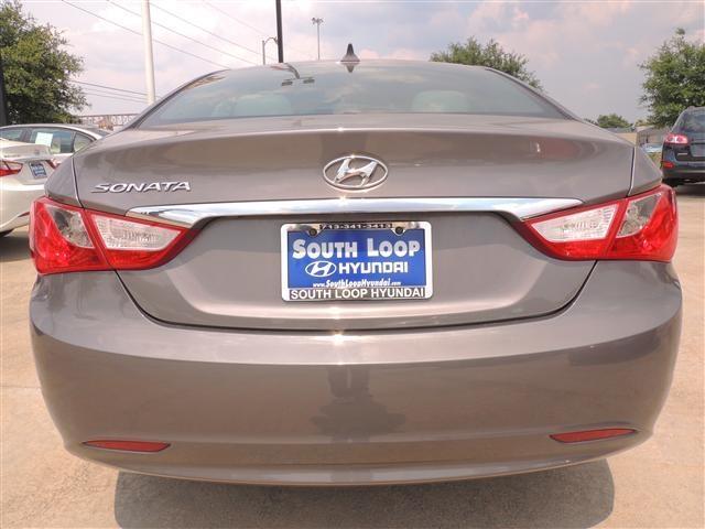 Hyundai Sonata 2011 photo 1