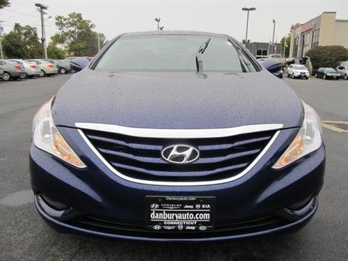 Hyundai Sonata 2011 photo 2