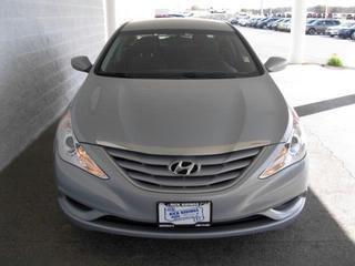 Hyundai Sonata 2011 photo 4