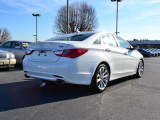 Hyundai Sonata 2011 photo 2