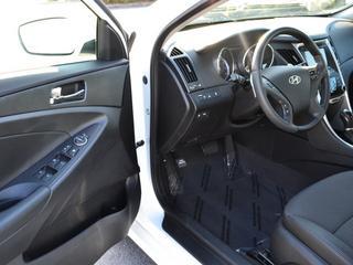 Hyundai Sonata 2011 photo 3