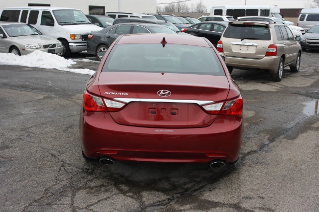 Hyundai Sonata 2011 photo 1