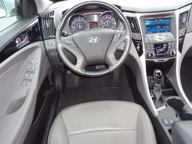 Hyundai Sonata 2011 photo 0