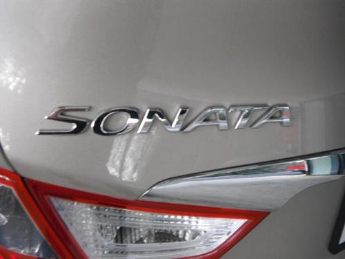 Hyundai Sonata 2011 photo 4