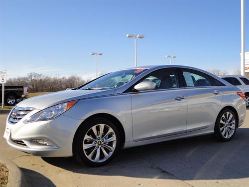 Hyundai Sonata 2011 photo 2